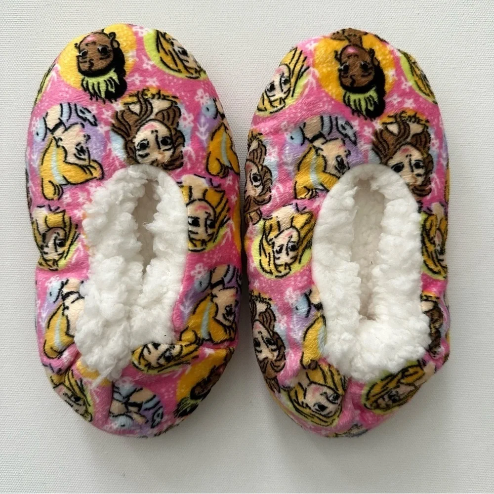 Disney Princesses Fuzzy Slipper Socks Size 3T-4T